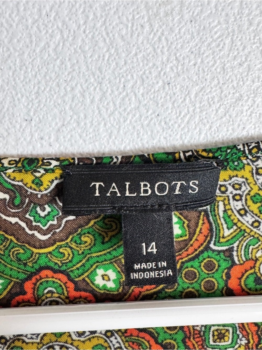 Talbots Blouse Womens 14 Green Multicolor Geo Long Balloon Sleeves Satin Top - Picture 4 of 7